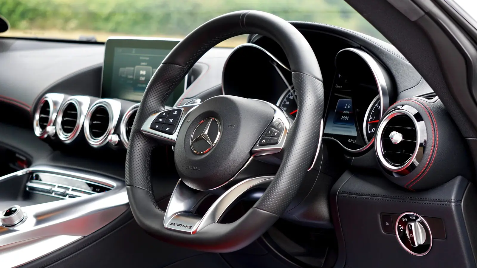 Volante de un Mercedes-Benz